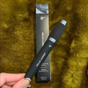 IT Cosmetics HELLO LASHES Volumizing Mascara